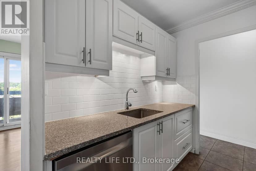 502 - 41 Lake Shore Drive — photo 14 of 35