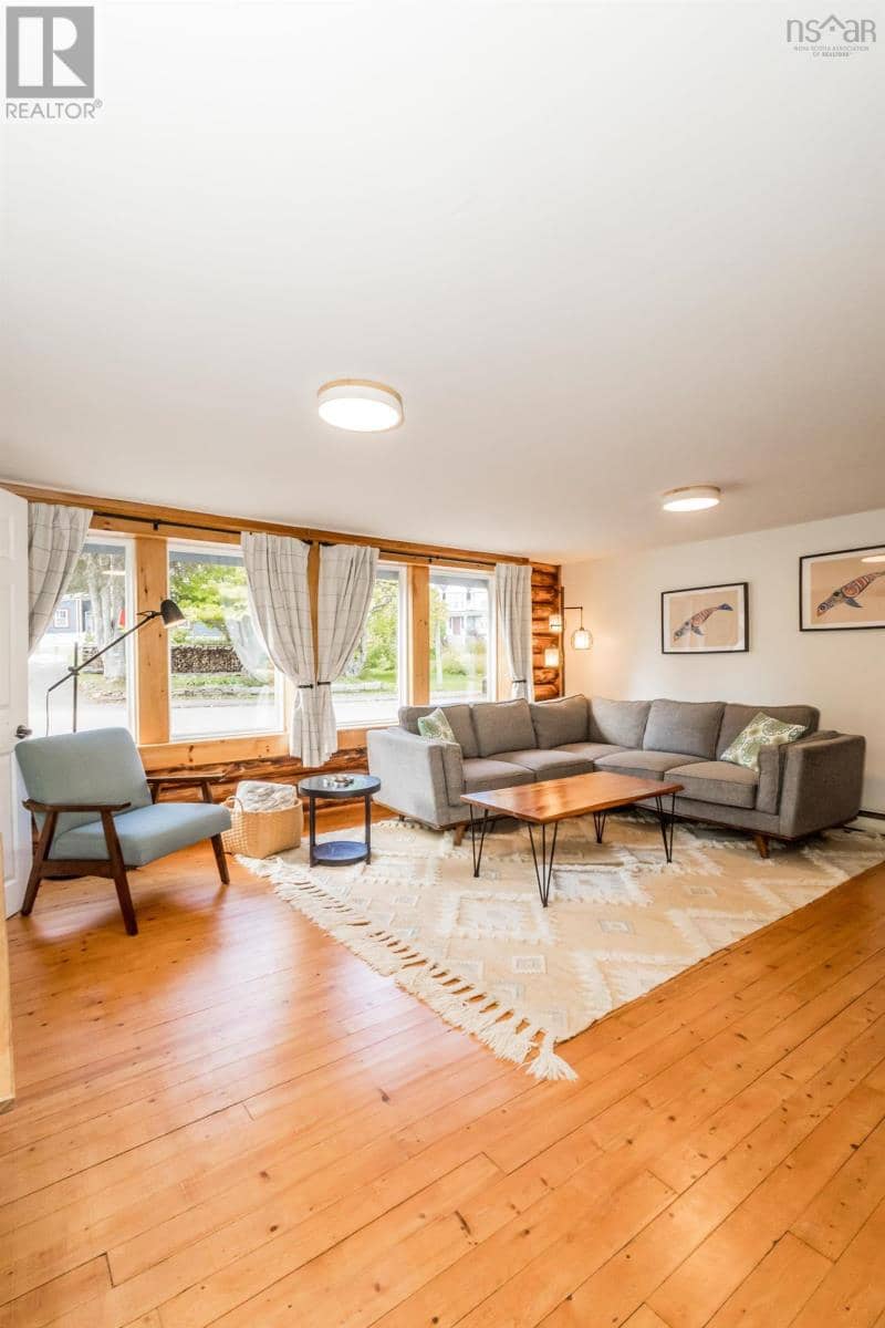 5358 Granville Road — photo 9 of 37