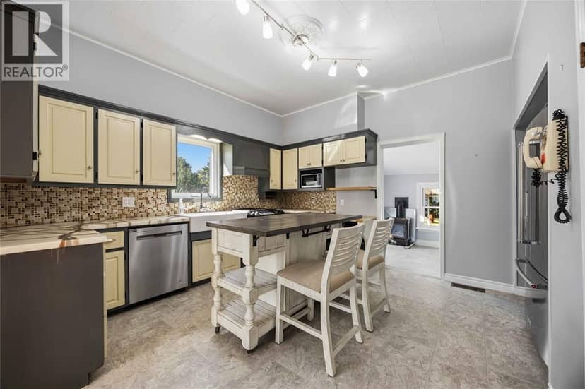 14 Gore STREET, Lambton Shores, photo 8