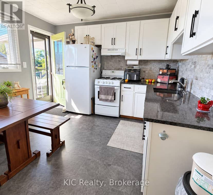 98 George Street E, Havelock-Belmont-Methuen, photo 2