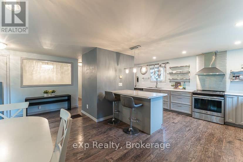 15 Howdenvale Road — photo 13 of 40