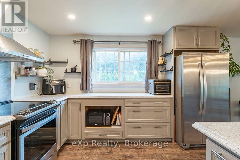 15 Howdenvale Road — photo 19 of 40