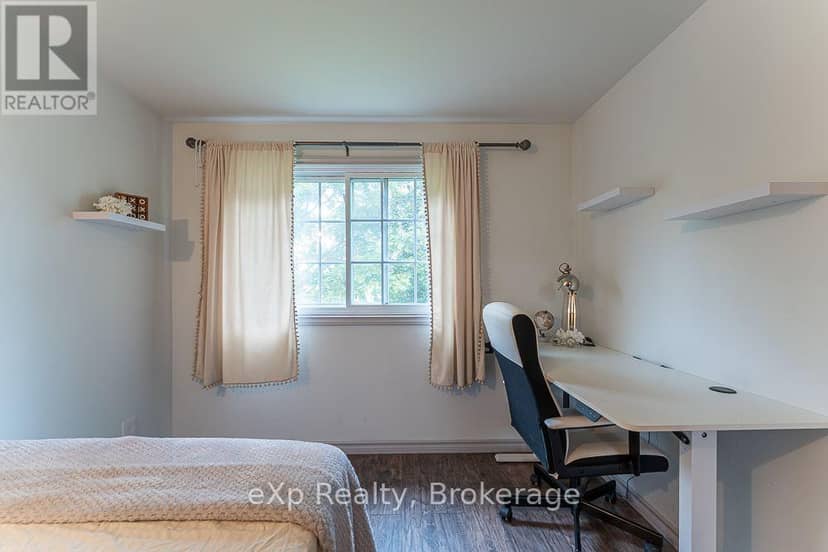 15 Howdenvale Road — photo 24 of 40