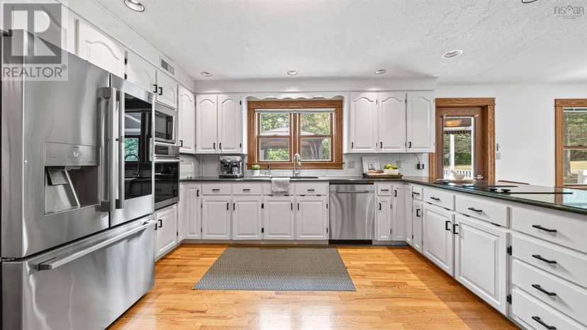 156 Brown Street — photo 9 of 40