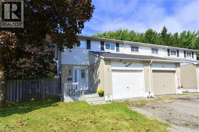100 GOLDEN ORCHARD Drive, Hamilton, photo 3
