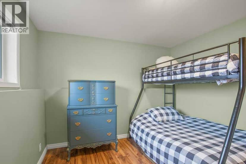 10 Hansen Close — photo 33 of 36