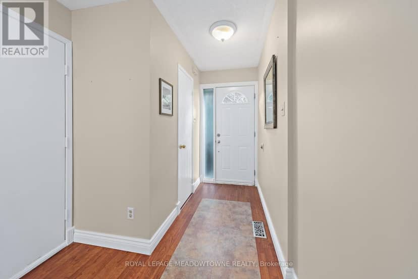174 - 28 Maple Avenue — photo 6 of 38
