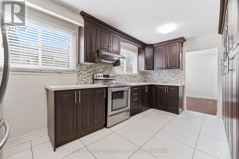 3027 Coral Drive — photo 4 of 38