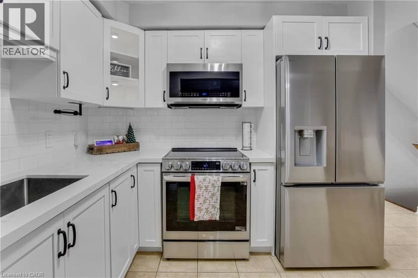 4465 COMFORT Crescent — photo 7 of 28