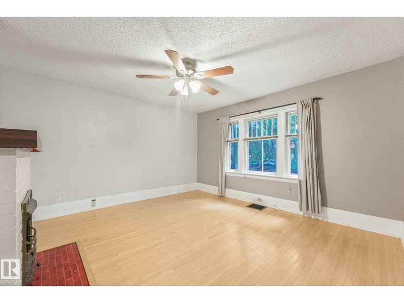 9824 91 AV NW — photo 16 of 40