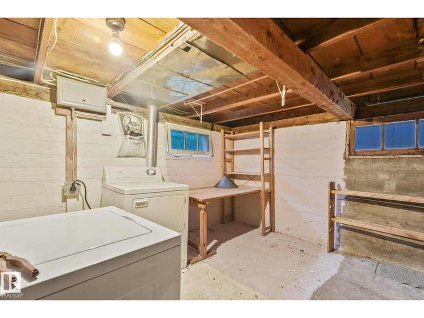 9824 91 AV NW — photo 35 of 40