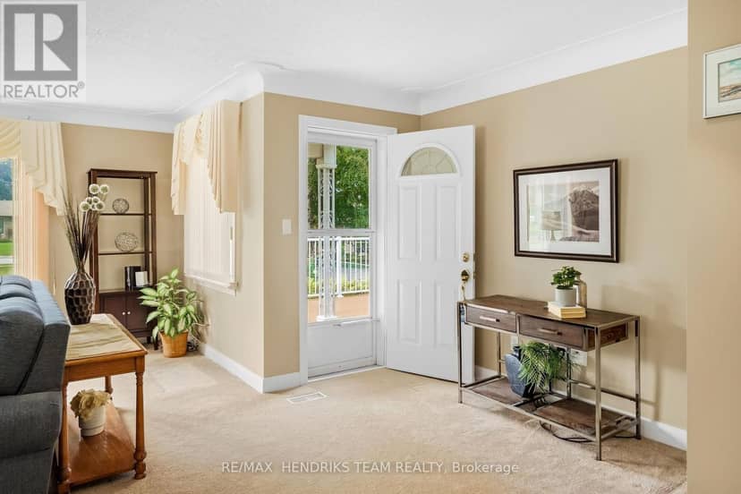 4503 Lincoln Avenue — photo 4 of 40