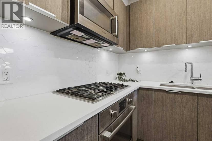 121, 823 5 Avenue NW — photo 9 of 33