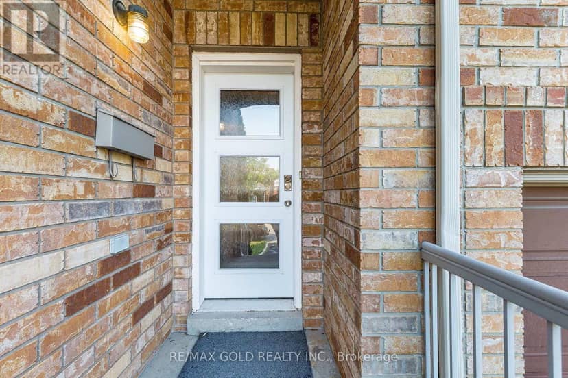 77 Schooner Drive — photo 3 of 40