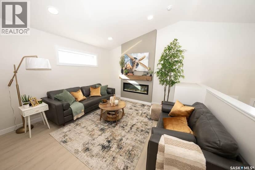 598 Yuel CRESCENT — photo 10 of 40