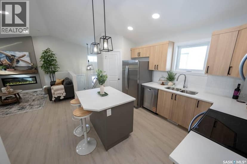 598 Yuel CRESCENT — photo 15 of 40