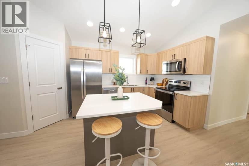 598 Yuel CRESCENT — photo 16 of 40