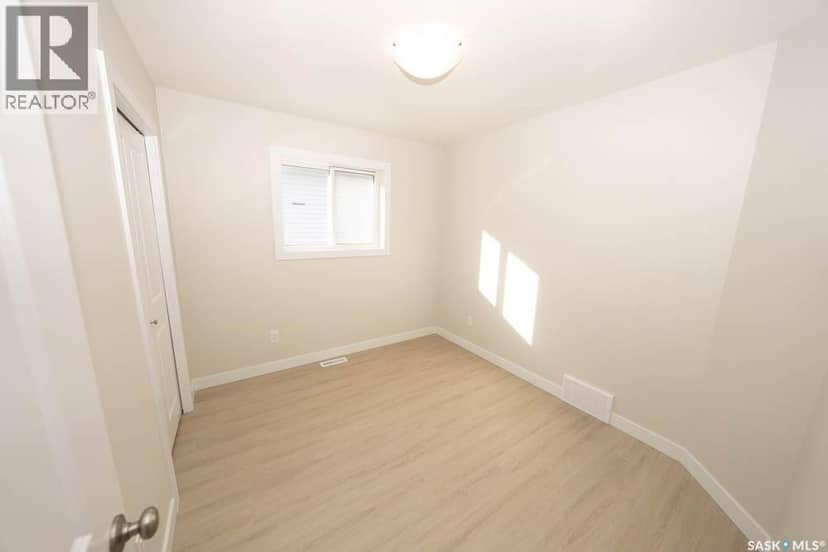 598 Yuel CRESCENT — photo 22 of 40