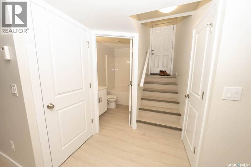 598 Yuel CRESCENT — photo 35 of 40