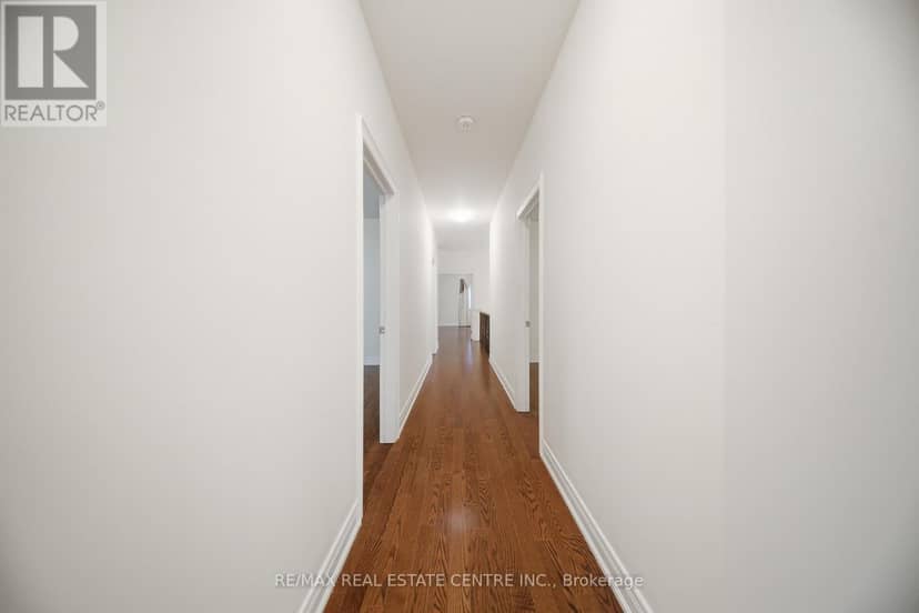 3290 Erin Centre Boulevard — photo 29 of 40