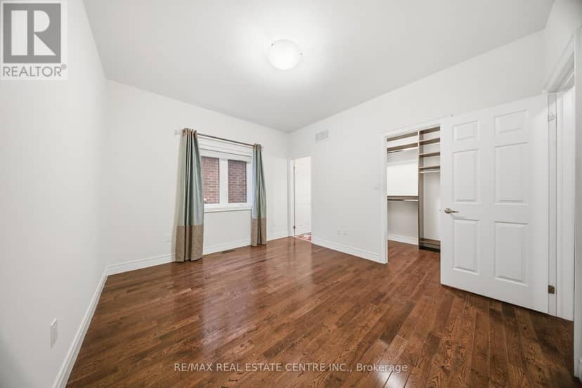 3290 Erin Centre Boulevard — photo 32 of 40