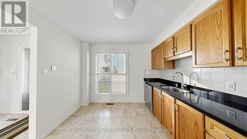 24 - 25 Gosford Boulevard — photo 15 of 40