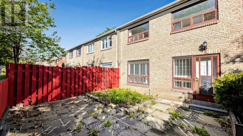 24 - 25 Gosford Boulevard — photo 37 of 40