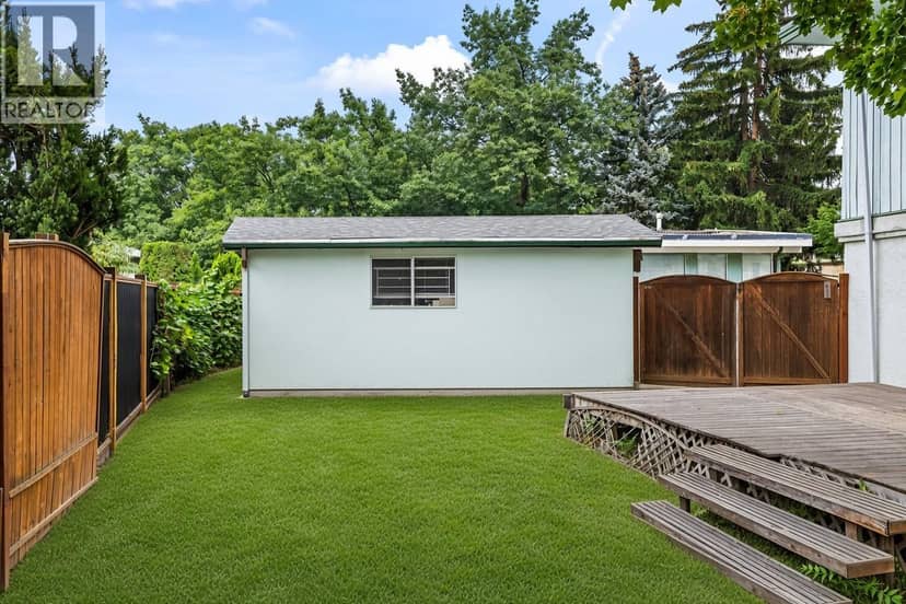 1050 Pinecrest Lane, Kelowna, photo 3