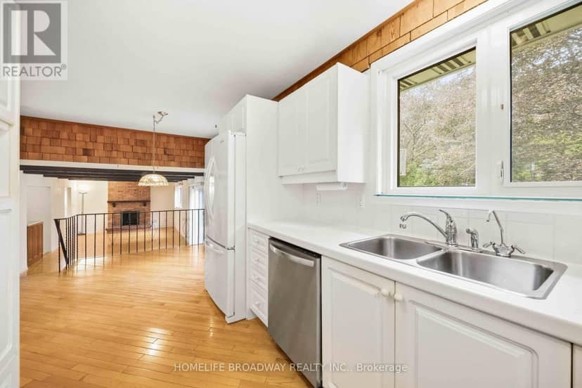 212 Bayview Fairways Drive — photo 18 of 40