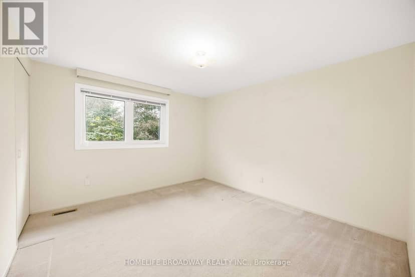 212 Bayview Fairways Drive — photo 23 of 40