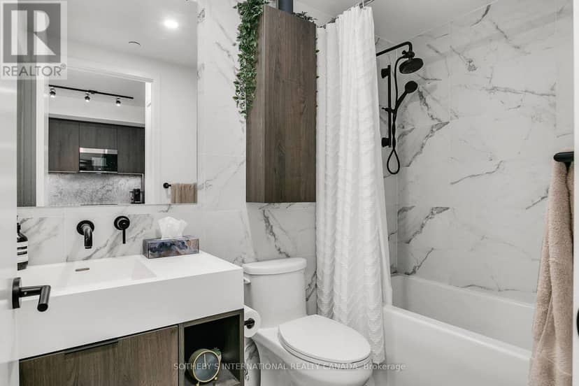 611 - 108 Peter Street — photo 19 of 32
