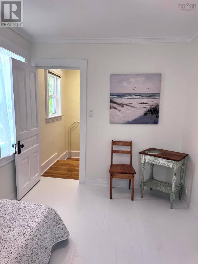 24 QUEEN Street — photo 28 of 40