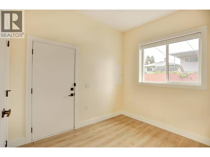 2026 E 32nd Avenue — photo 32 of 40