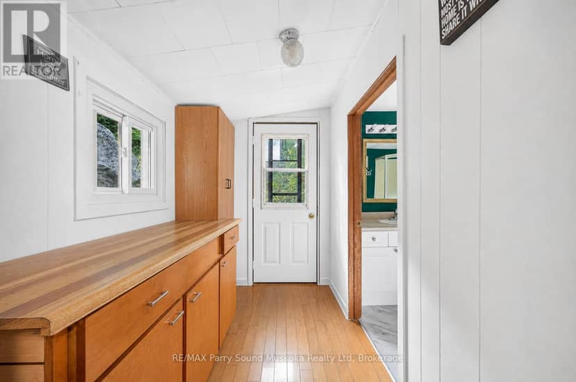 39 South Shore Road — photo 13 of 39