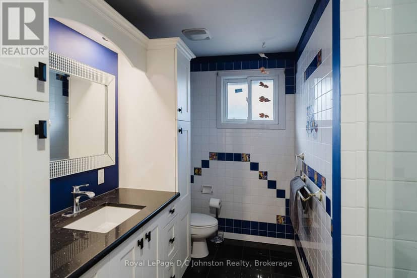 1152 Wellington Street — photo 13 of 40