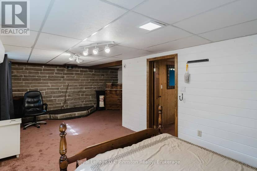 1152 Wellington Street — photo 26 of 40