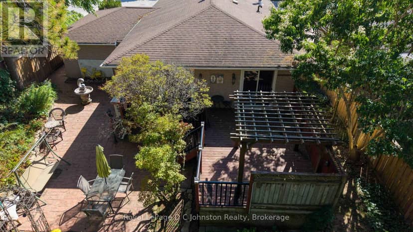 1152 Wellington Street — photo 37 of 40