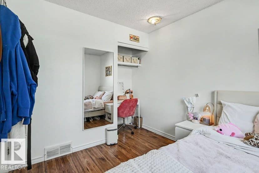 8708 25A AV NW — photo 25 of 40
