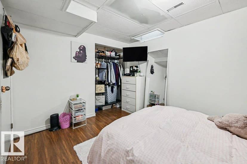 8708 25A AV NW — photo 34 of 40