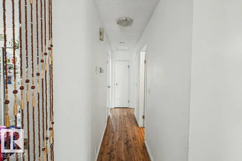 8708 25A AV NW — photo 19 of 40