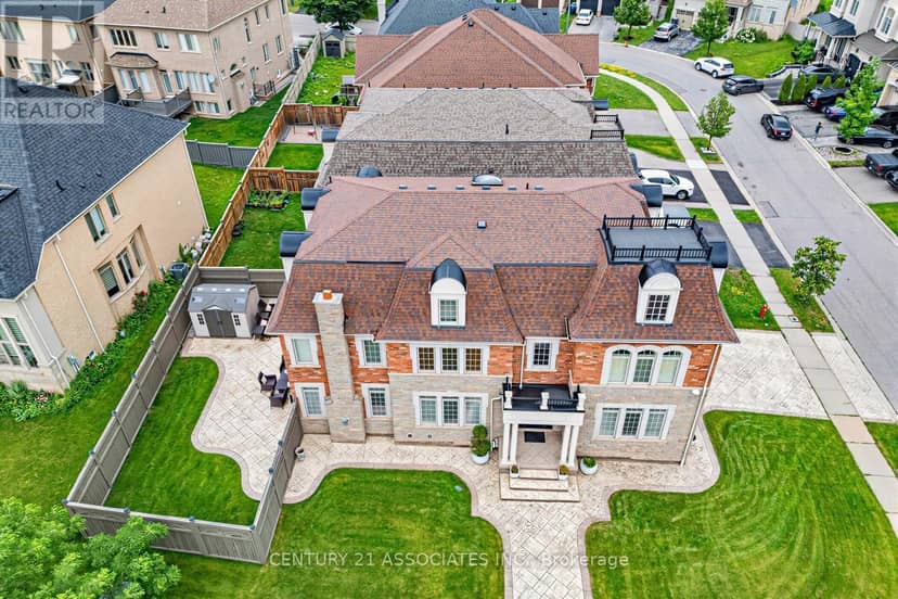 29 Black Diamond Crescent — photo 2 of 40