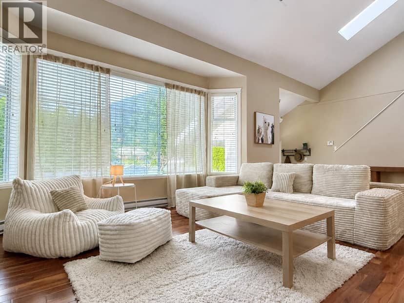 1510 MACDONALD PLACE, Squamish