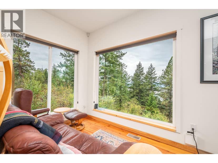 7936 McLennan Road, Vernon, photo 7