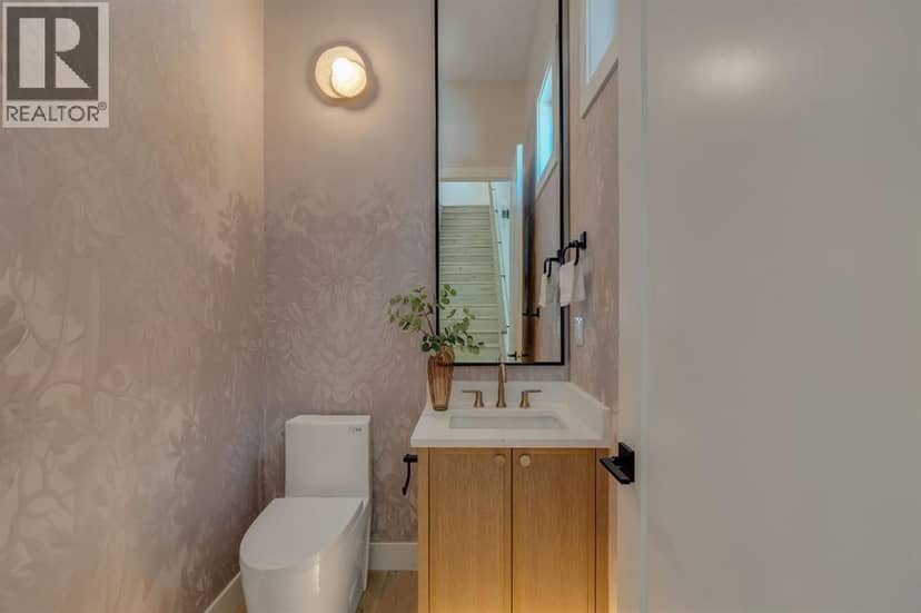2022 36 Street SW — photo 17 of 34