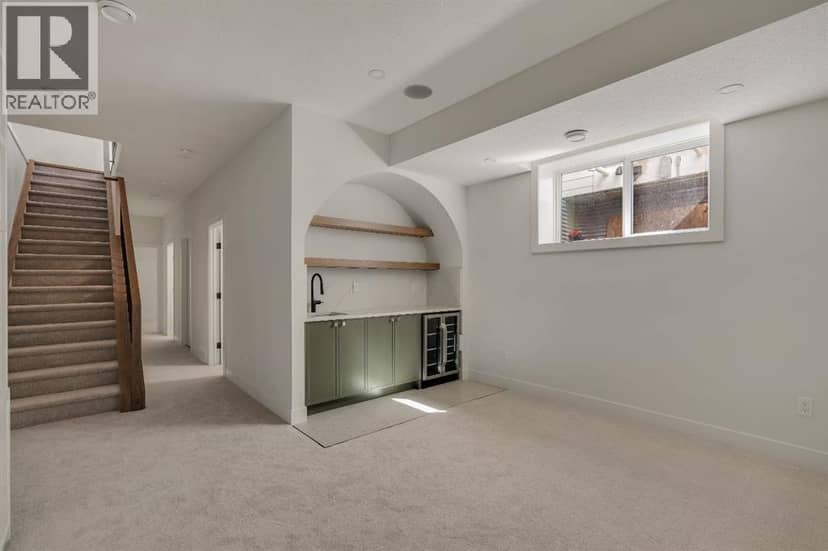 2022 36 Street SW — photo 33 of 34