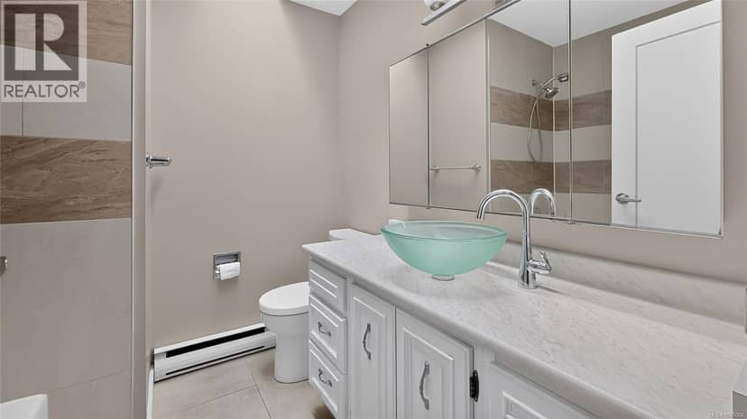 1568 Marine Cir — photo 17 of 40