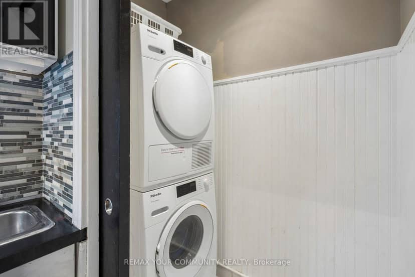 21 Laurier Avenue E — photo 40 of 40