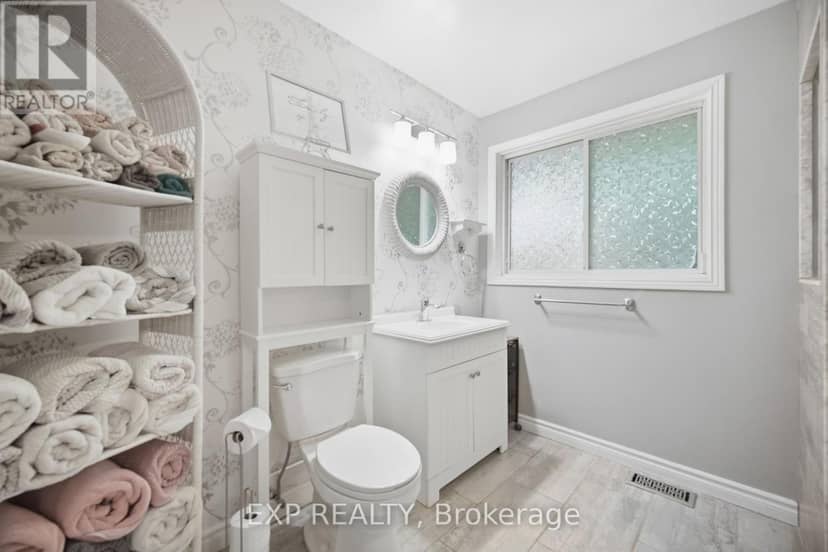 14367 Trafalgar Road N — photo 15 of 40
