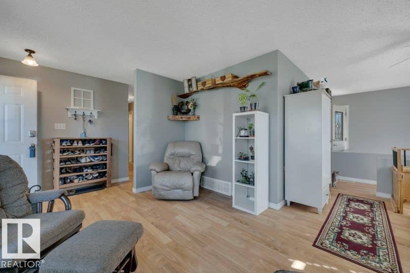 147 Garwood CR — photo 10 of 40