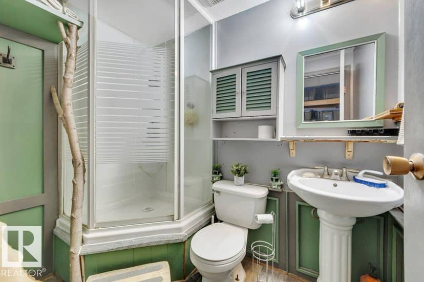 147 Garwood CR — photo 34 of 40